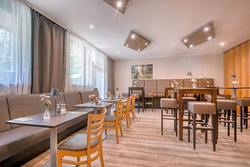 Waldhotel image