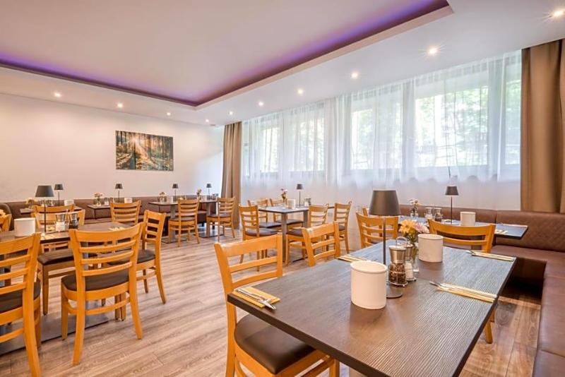 Waldhotel image
