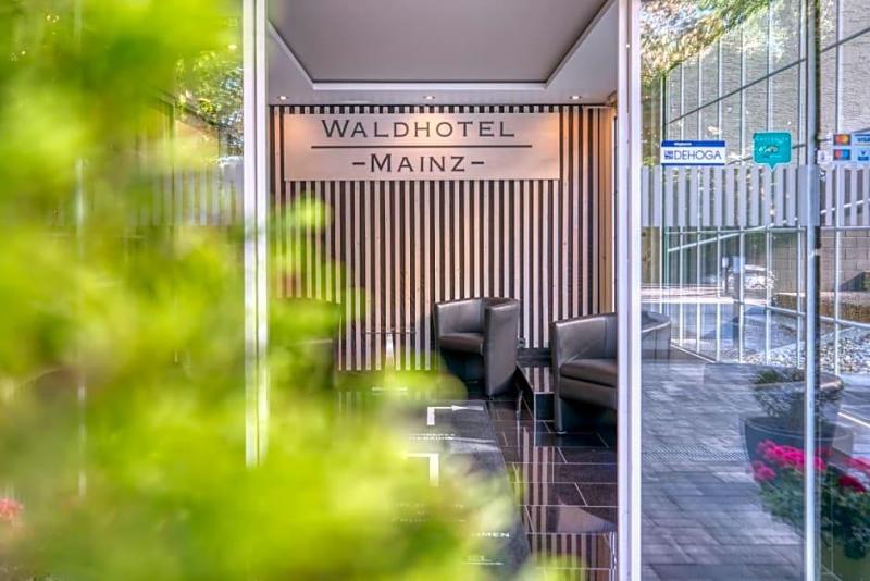 Waldhotel image