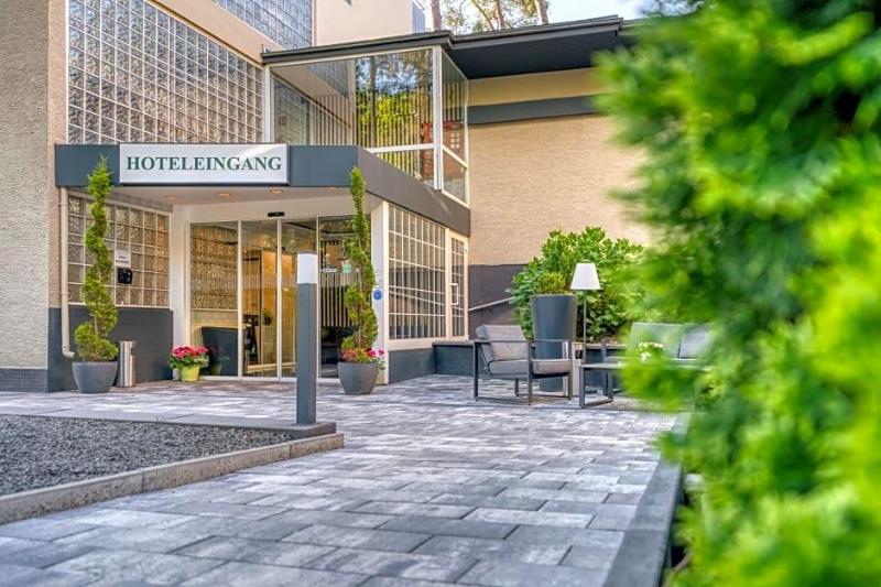 Waldhotel image