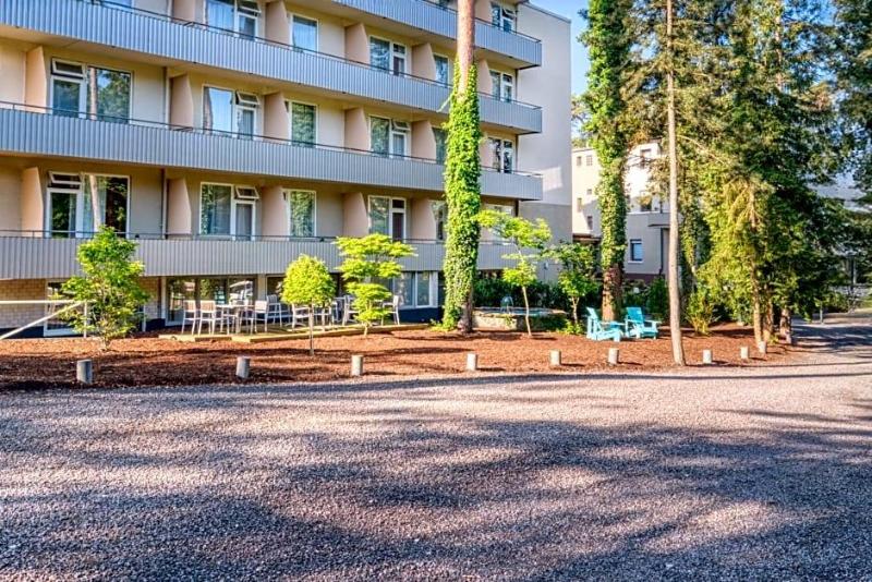 Waldhotel image