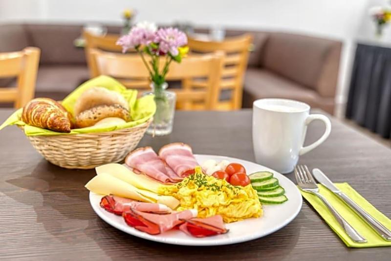 Waldhotel image