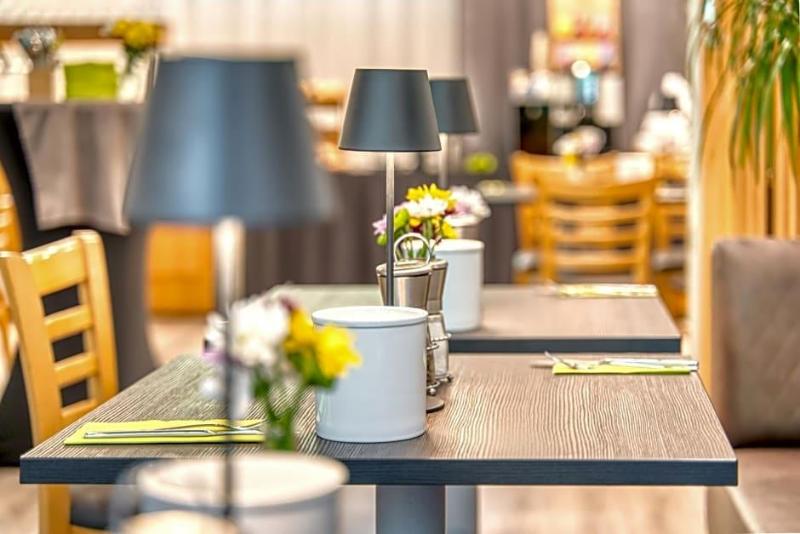 Waldhotel image