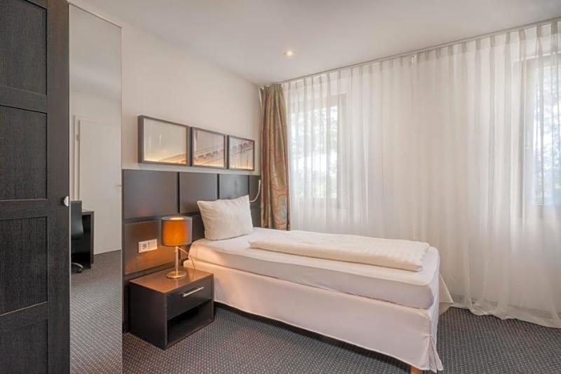 Waldhotel image