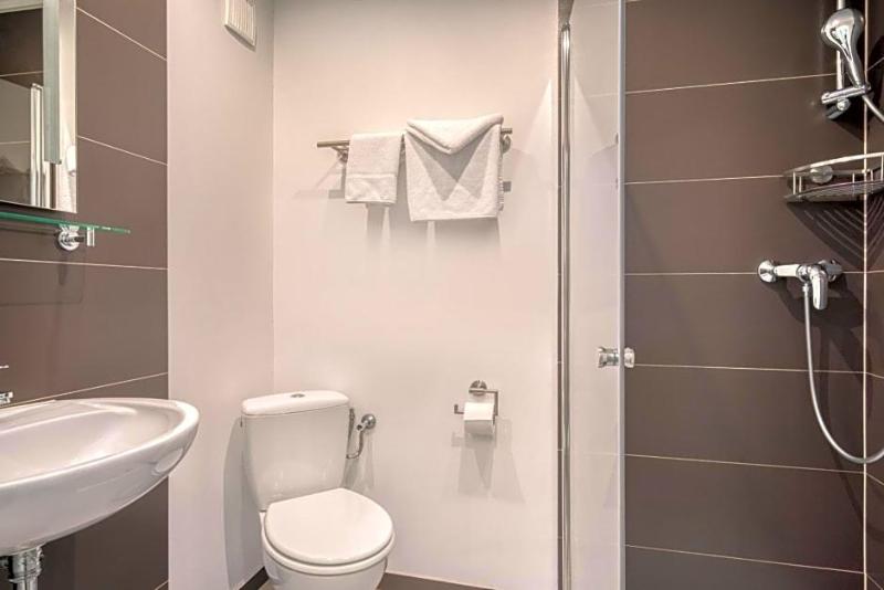 Waldhotel image