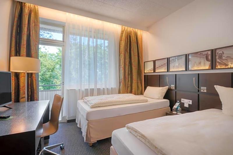Waldhotel image