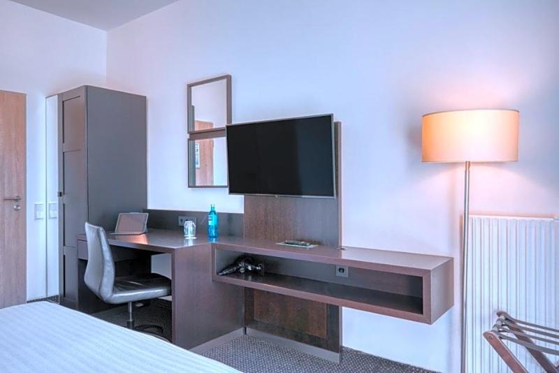 Waldhotel image