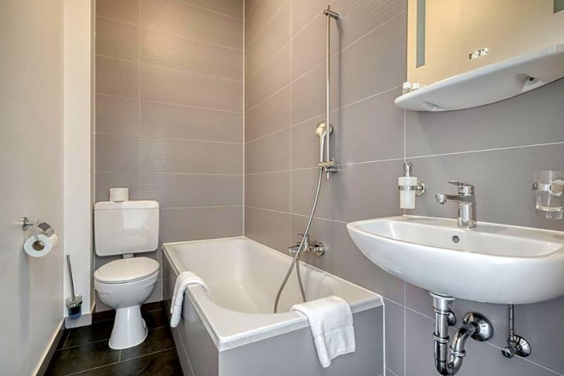 Waldhotel image