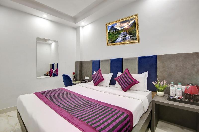 Hotel S B Inn Paharganj image