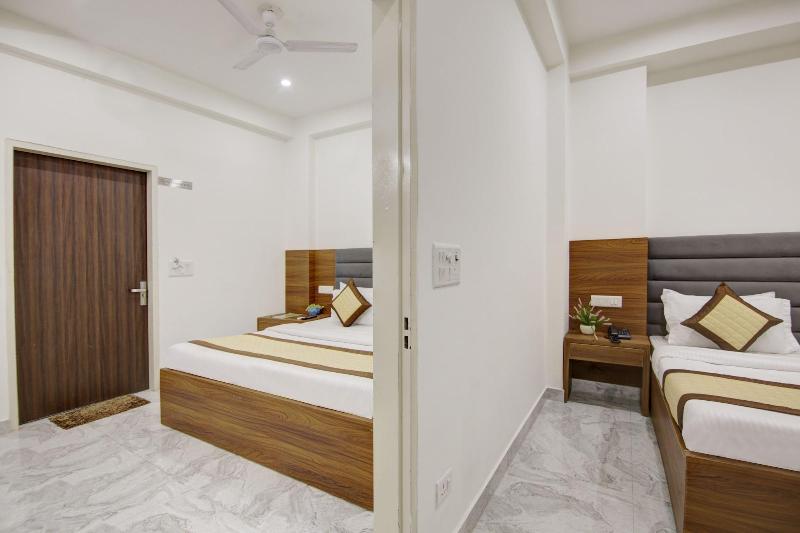 Hotel S B Inn Paharganj image