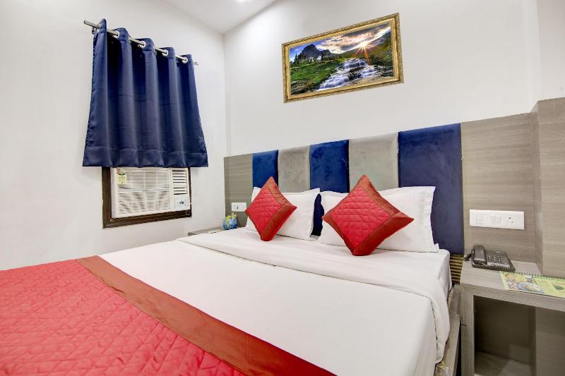 Hotel S B Inn Paharganj image