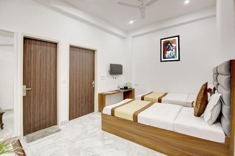 Hotel S B Inn Paharganj image