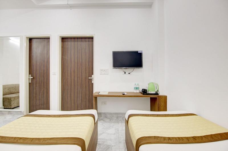 Hotel S B Inn Paharganj image