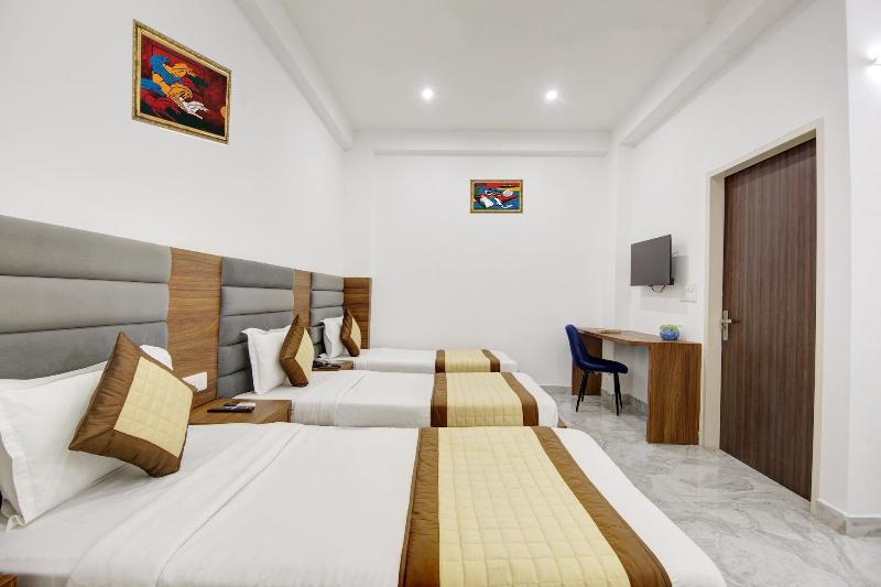 Hotel S B Inn Paharganj image