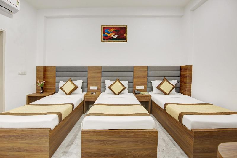 Hotel S B Inn Paharganj image