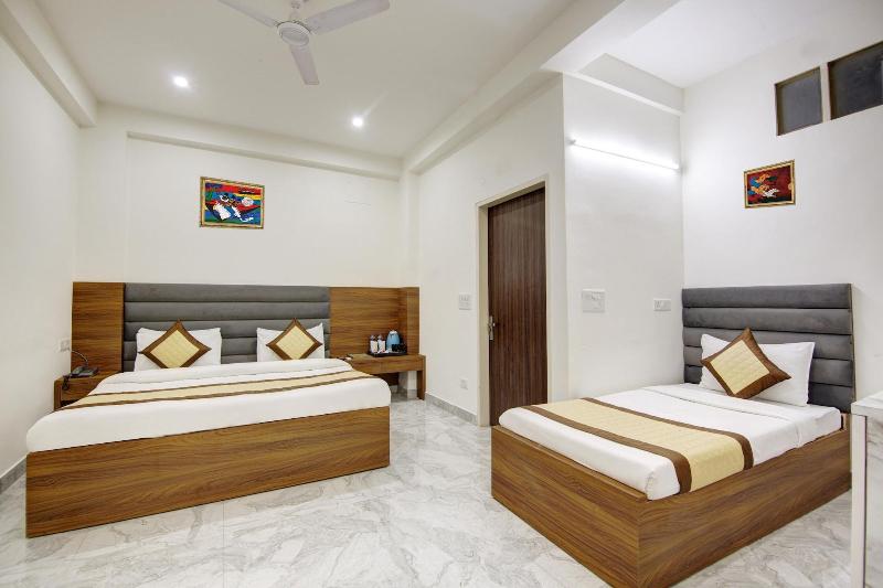 Hotel S B Inn Paharganj image