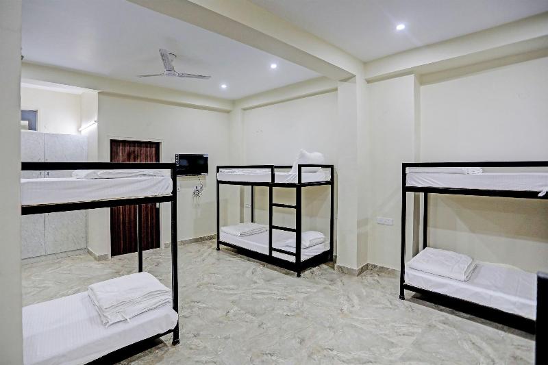 Hotel S B Inn Paharganj image