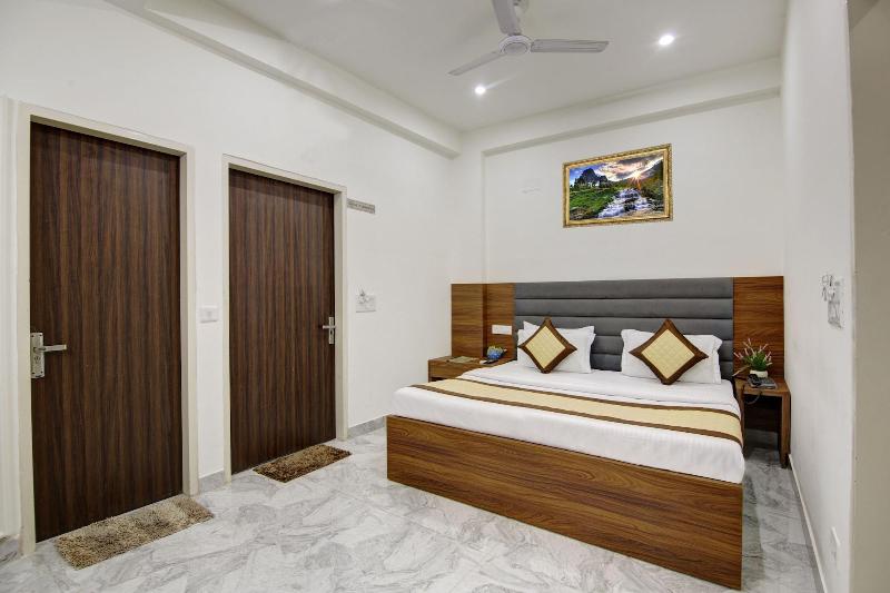 Hotel S B Inn Paharganj image