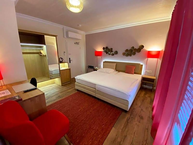 Hotel Hessischer Hof image