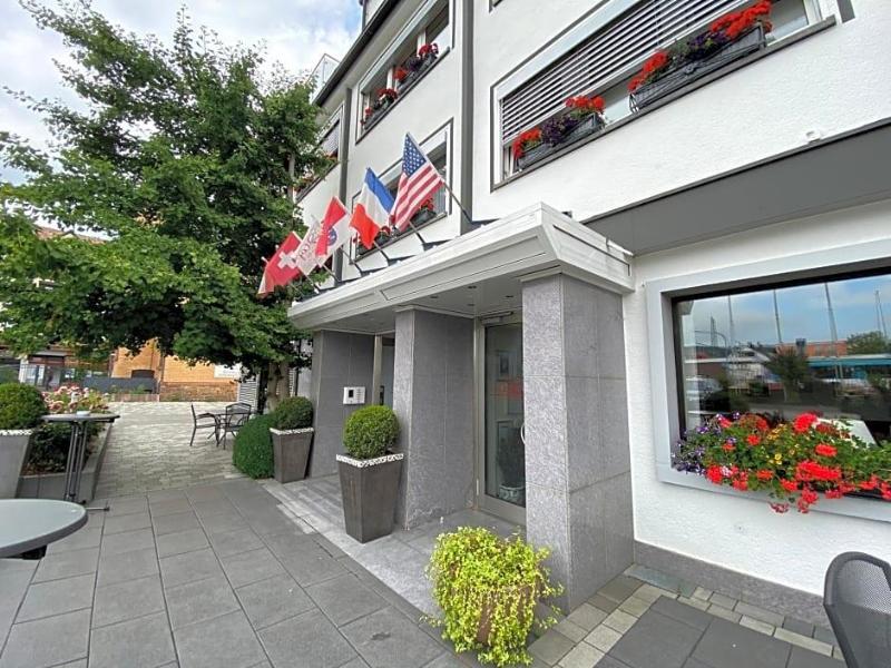 Hotel Hessischer Hof image