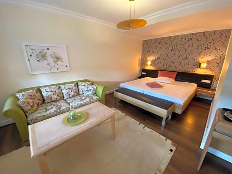 Hotel Hessischer Hof image
