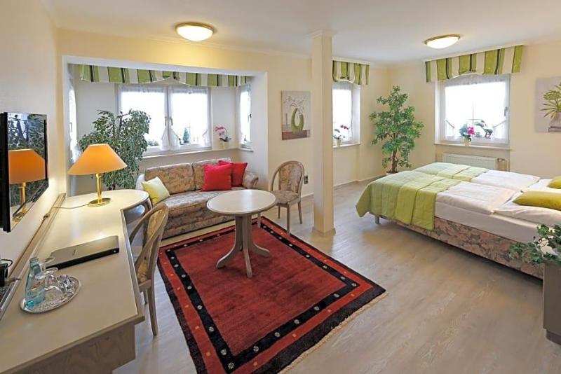 Hotel Hessischer Hof image