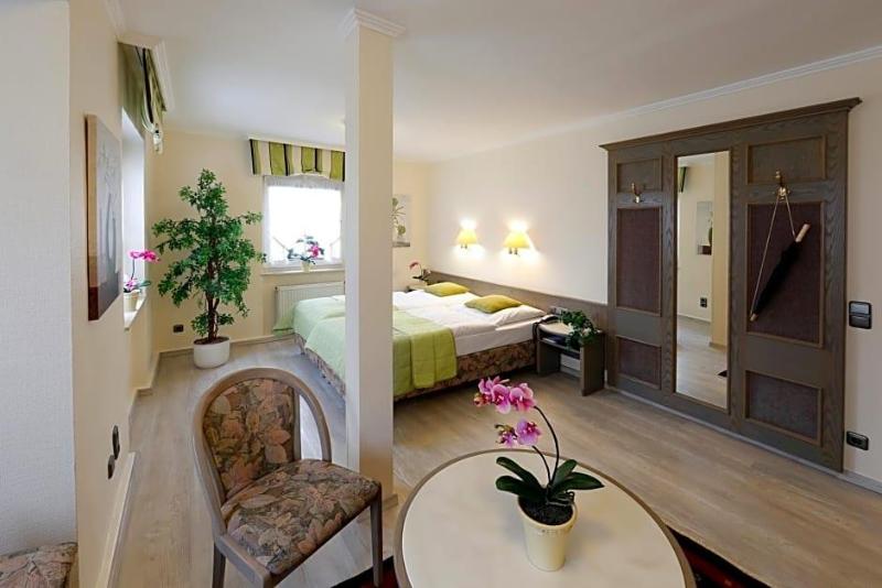 Hotel Hessischer Hof image