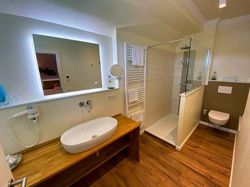 Hotel Hessischer Hof image