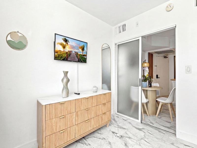 Dilo Apartments image