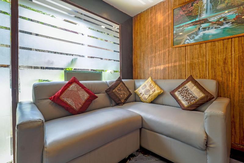 Hotel Signature Inn image