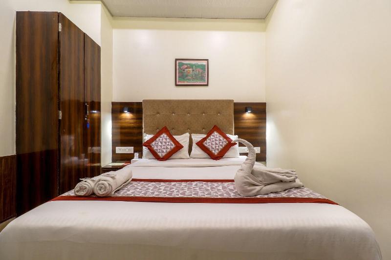 Hotel Signature Inn image