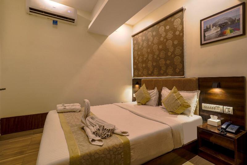 Hotel Signature Inn image