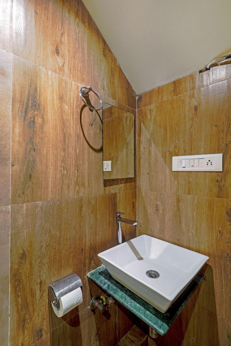 Hotel Signature Inn image