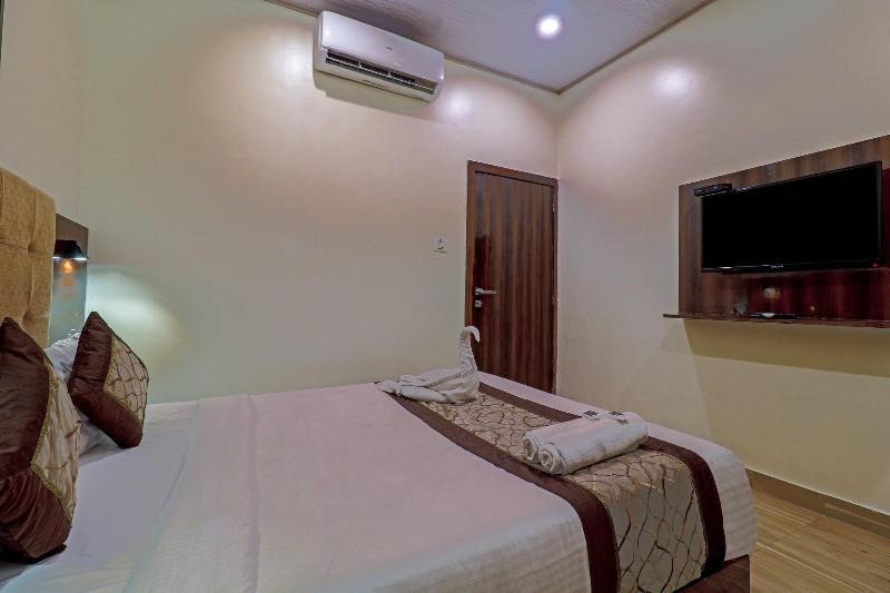 Hotel Signature Inn image