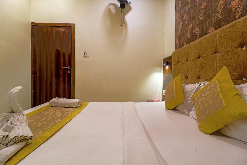 Hotel Signature Inn image