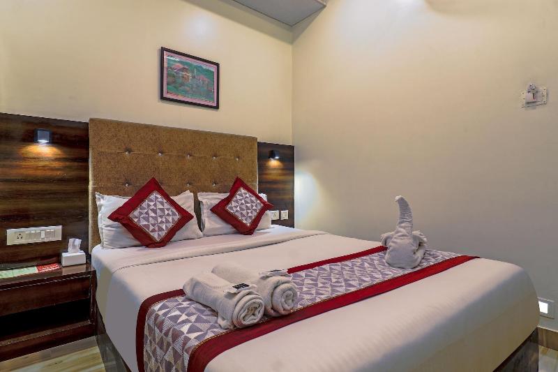Hotel Signature Inn image