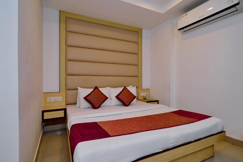 Hotel White Pearl image