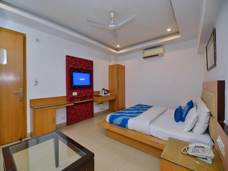 Hotel White Pearl image