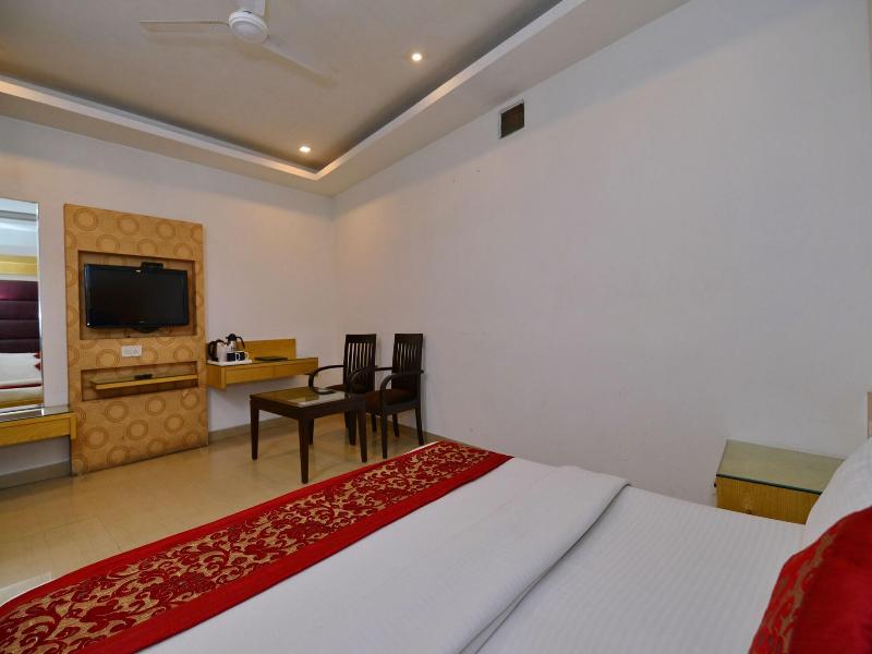 Hotel White Pearl image