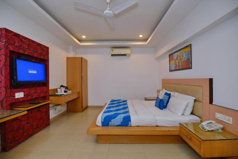 Hotel White Pearl image