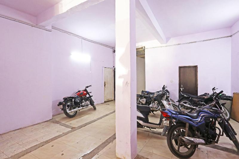 Twamev Punjabi Bagh image