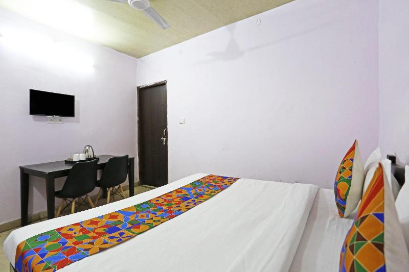 Twamev Punjabi Bagh image