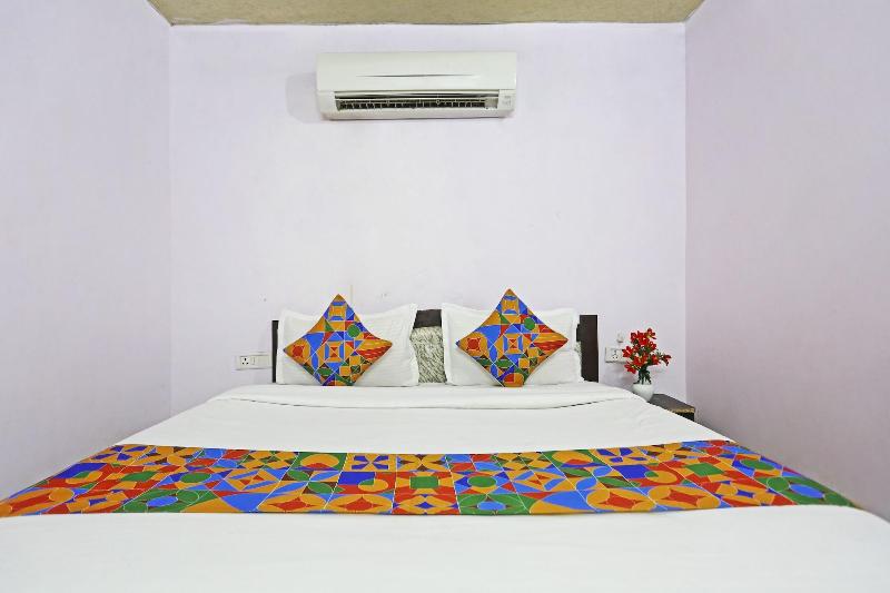 Twamev Punjabi Bagh image
