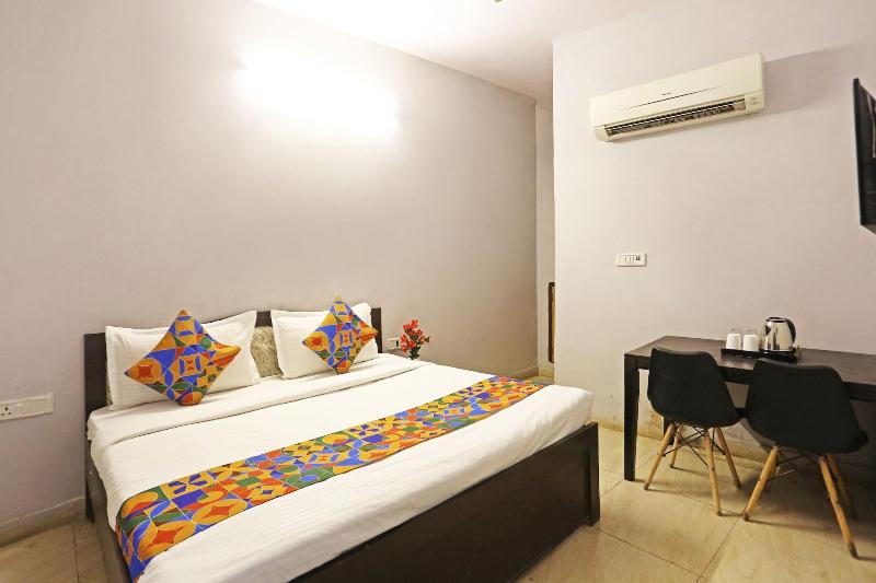 Twamev Punjabi Bagh image