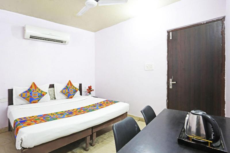 Twamev Punjabi Bagh image