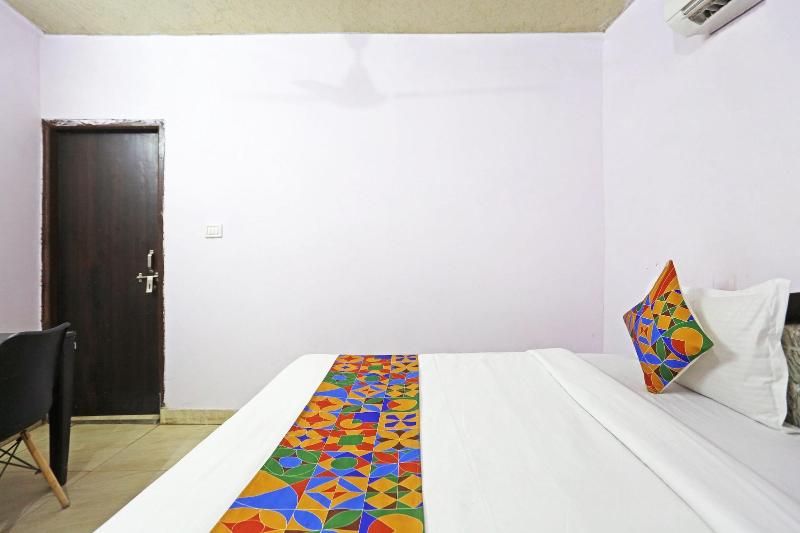 Twamev Punjabi Bagh image