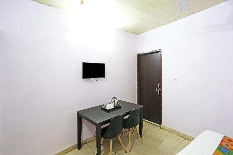 Twamev Punjabi Bagh image