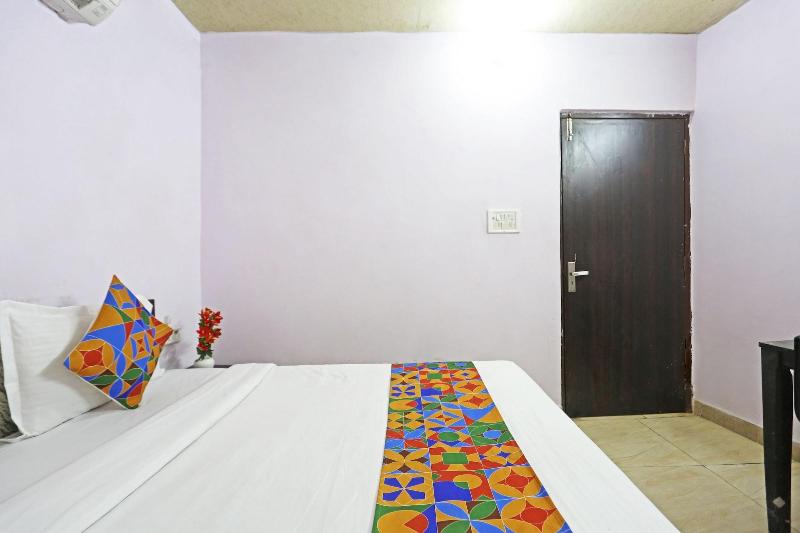 Twamev Punjabi Bagh image