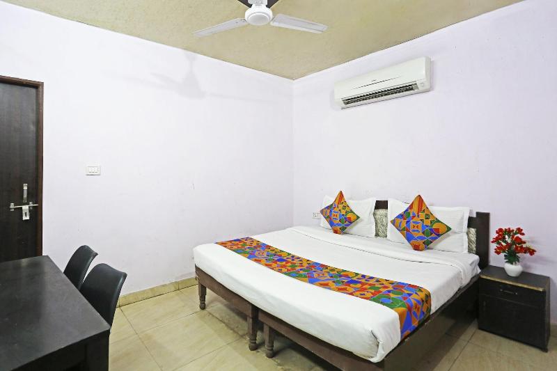 Twamev Punjabi Bagh image