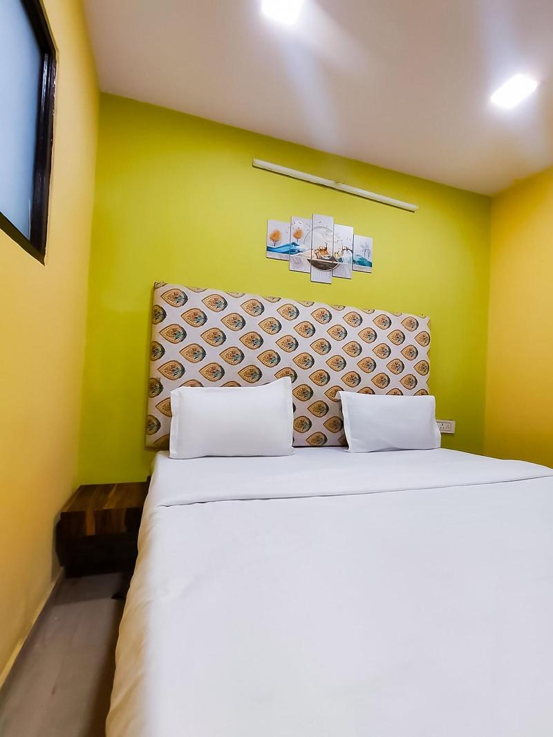 Roomshala 122 Hotel Park View image